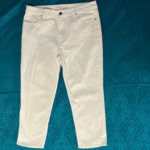 Chicos platinum cropped white jeans size 1.5